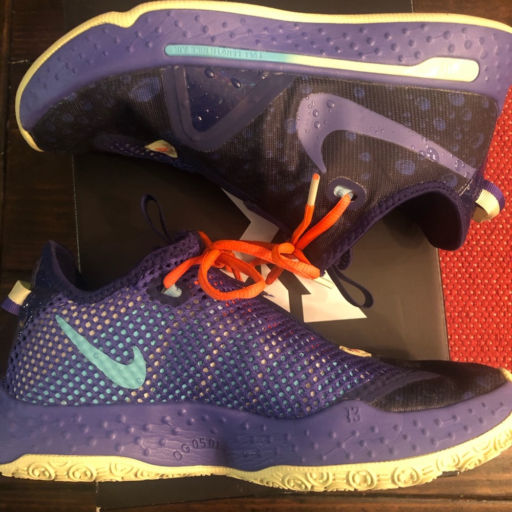 Men’s Nike PG 4 in Size 8